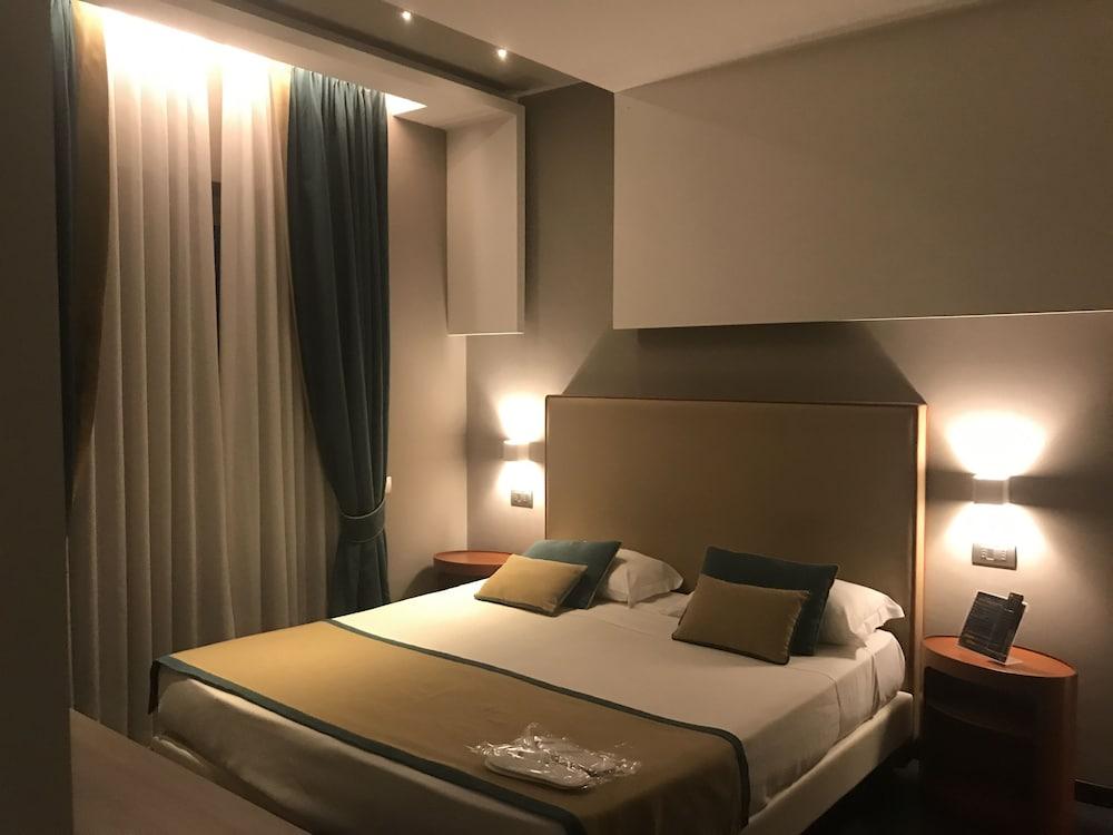 Mediterranea Hotel & Convention Center Salerno Eksteriør billede