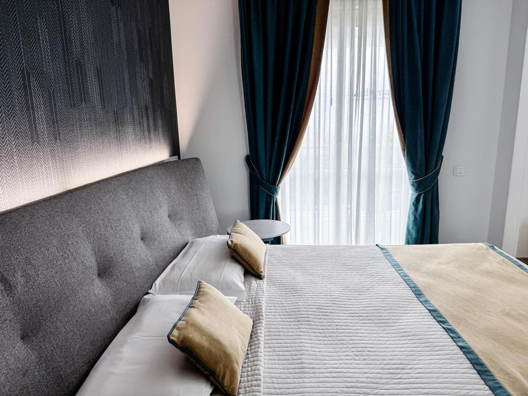 Mediterranea Hotel & Convention Center Salerno Eksteriør billede